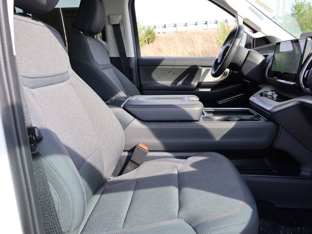 Certified 2025 Ford Expedition Active image 10