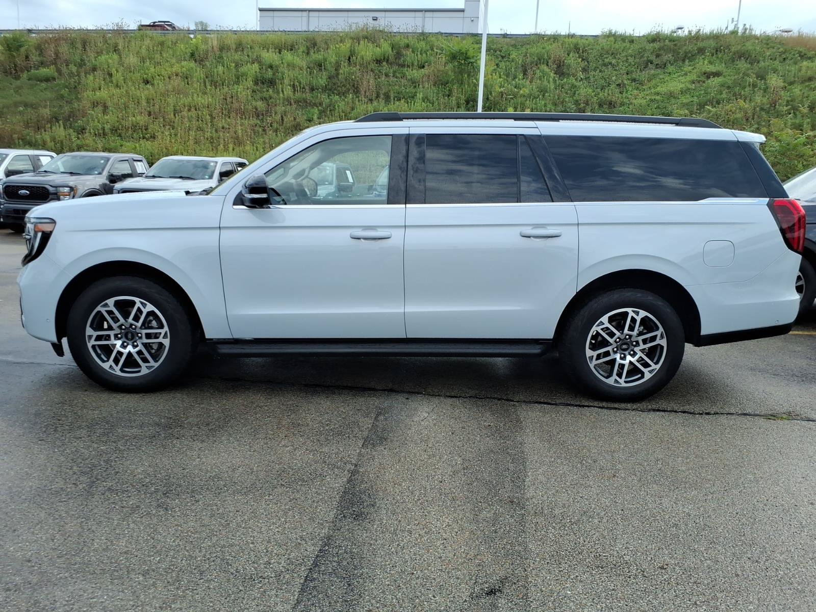 Certified 2025 Ford Expedition Max Active AWD/4WD image 4