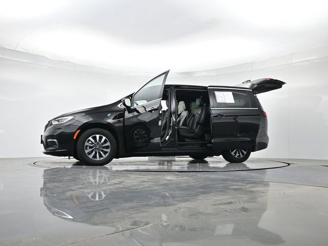 Used 2025 Chrysler Pacifica Select FWD image 53