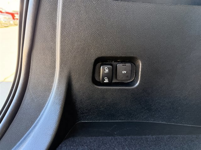 Certified 2018 Ford Edge Titanium w/ Ford Safe & Smart Package image 12