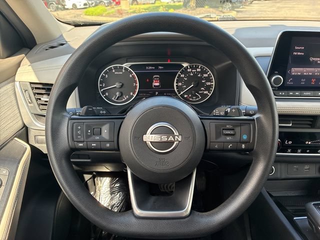 Used 2023 Nissan Rogue SV AWD/4WD image 14