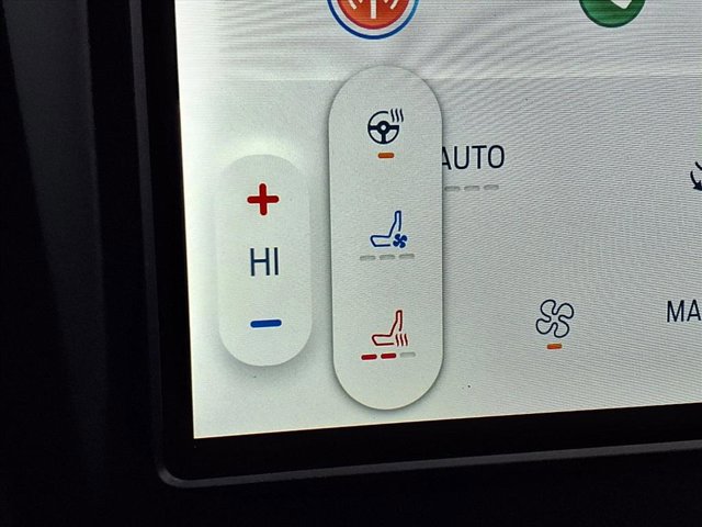 Certified 2024 Ford Edge Titanium w/ Equipment Group 301A image 6