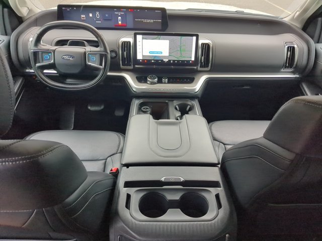 Certified 2025 Ford Expedition Platinum w/ Driver's Package AWD/4WD image 32
