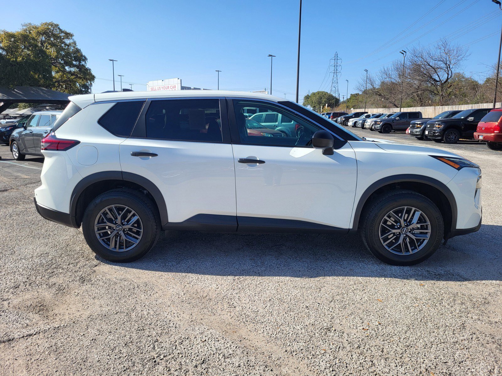 Used 2024 Nissan Rogue S image 2