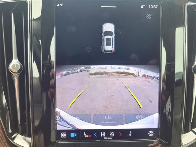 Used 2022 Volvo XC60 B5 Momentum image 16