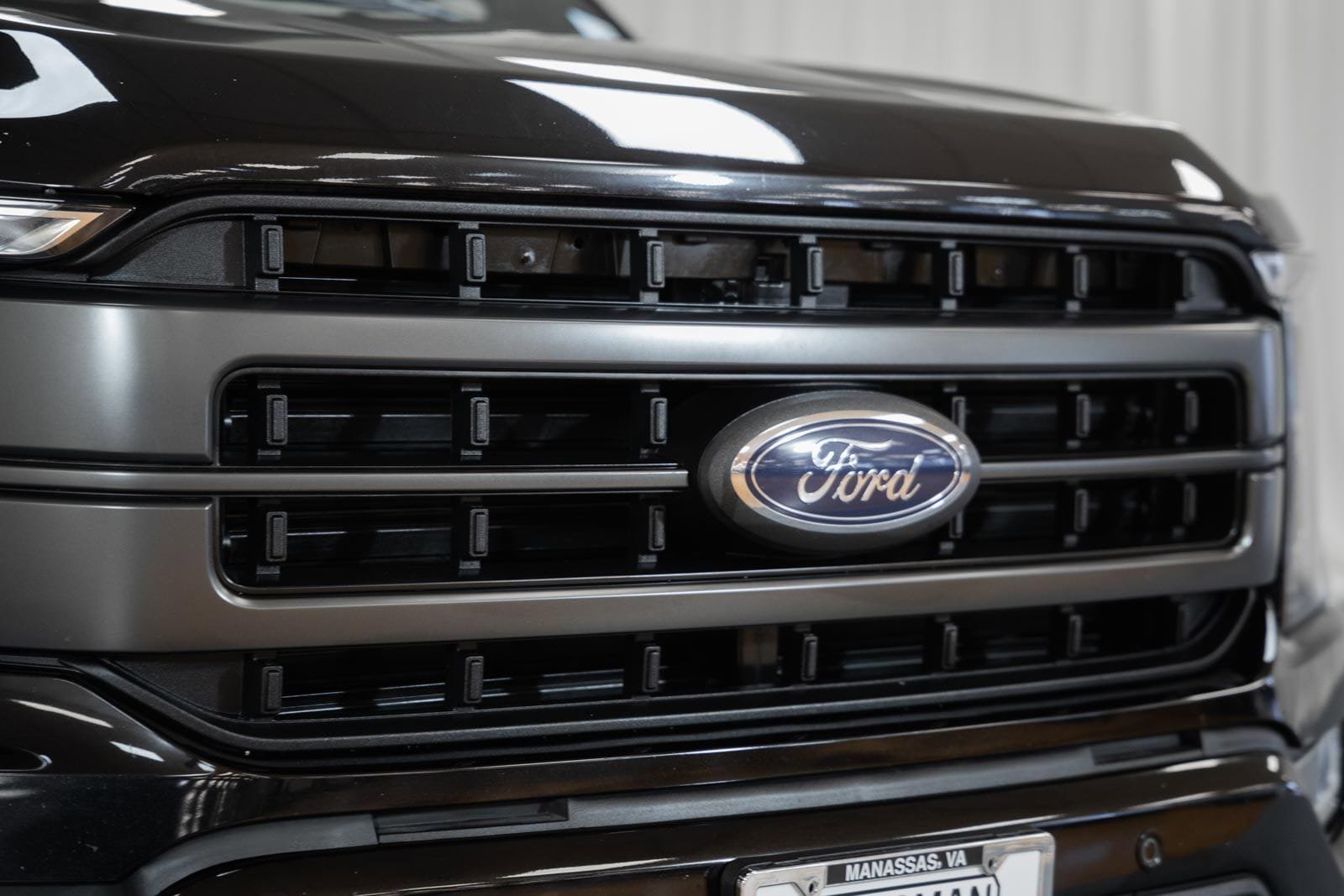 Certified 2023 Ford F150 Lariat w/ Equipment Group 502A High AWD/4WD image 13
