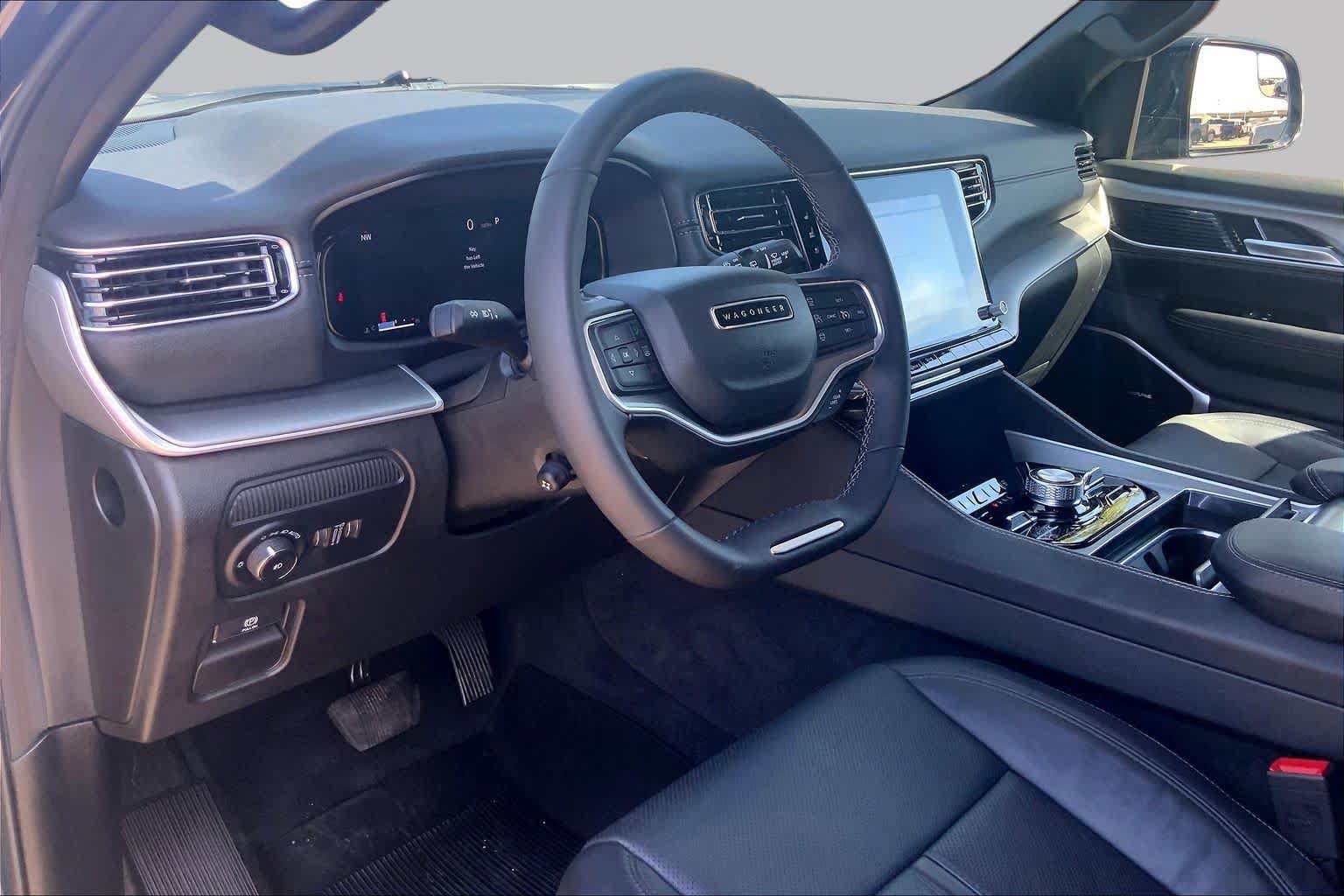Used 2025 Jeep Wagoneer Series II AWD/4WD image 18