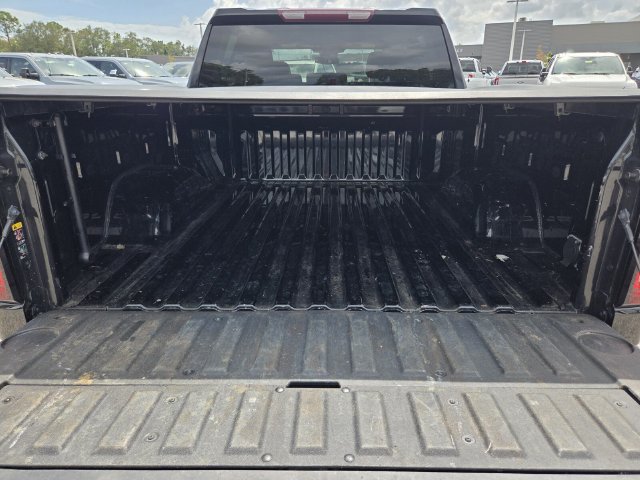 Used 2023 GMC Sierra 1500 SLT w/ SLT Premium Package AWD/4WD image 17