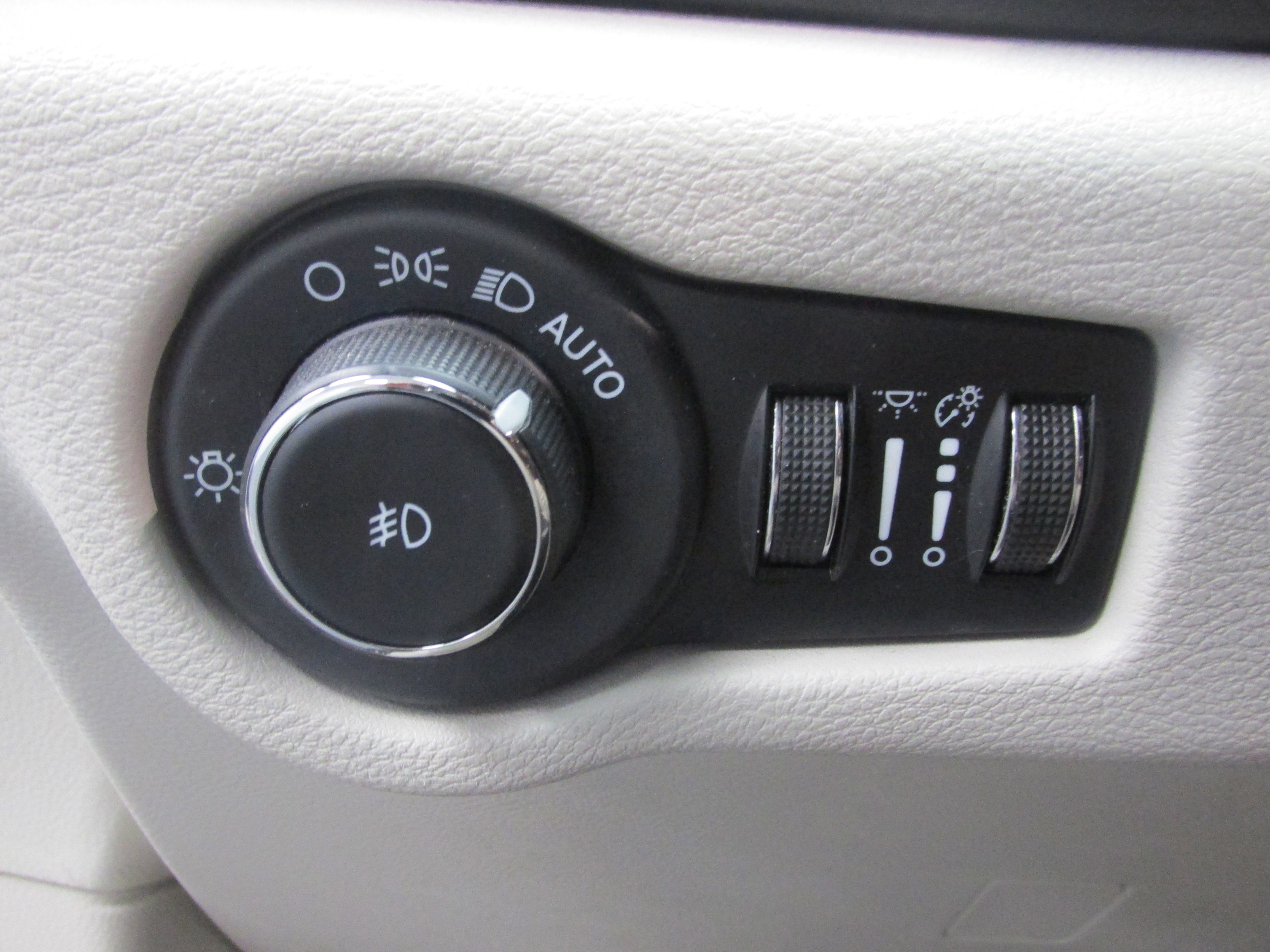 Used 2023 Chrysler Pacifica Touring-L FWD image 30