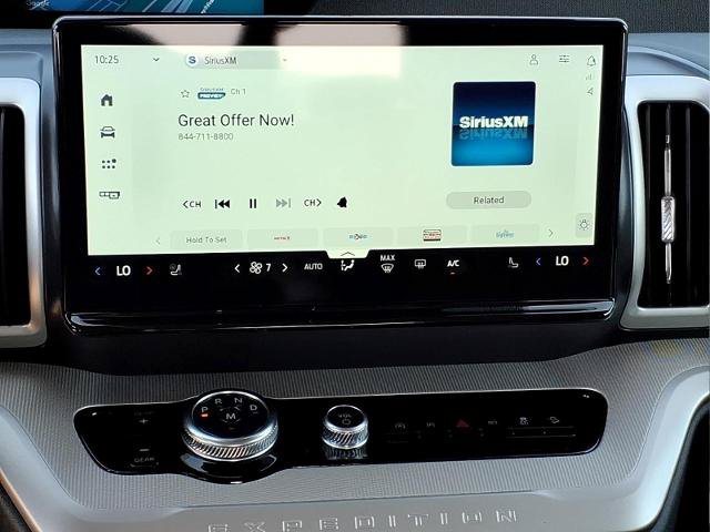 Certified 2025 Ford Expedition Active AWD/4WD image 6