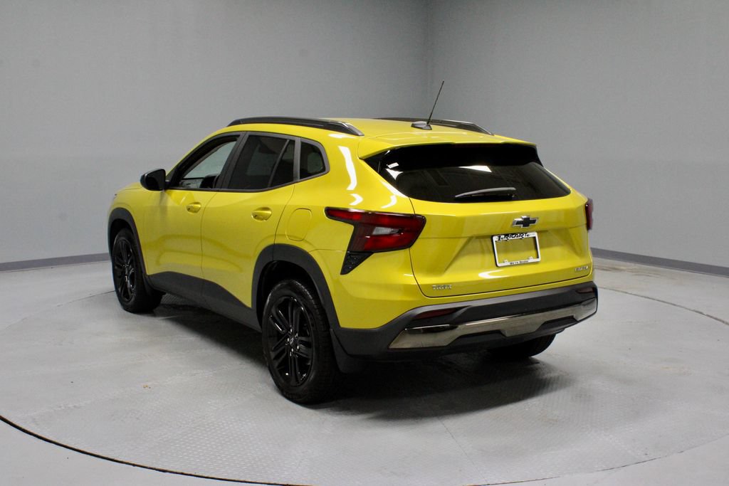 Used 2025 Chevrolet Trax ACTIV w/ Sunroof Package FWD image 8