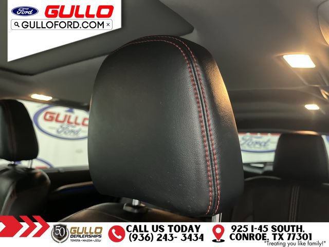 Used 2019 Toyota Highlander SE w/ Nightshade Edition FWD image 18