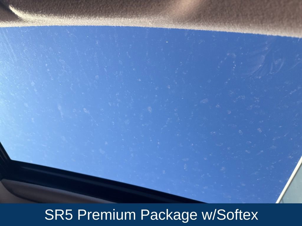 Used 2022 Toyota 4Runner SR5 Premium image 15