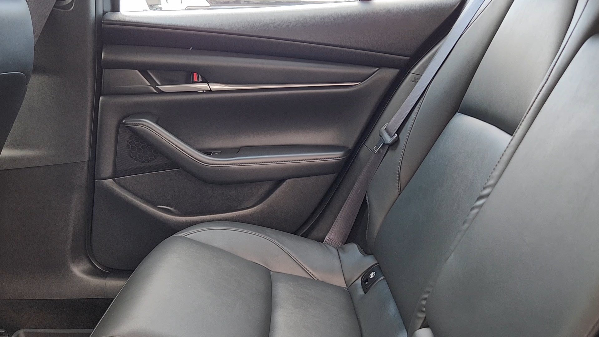 Used 2023 MAZDA MAZDA3 s FWD image 16