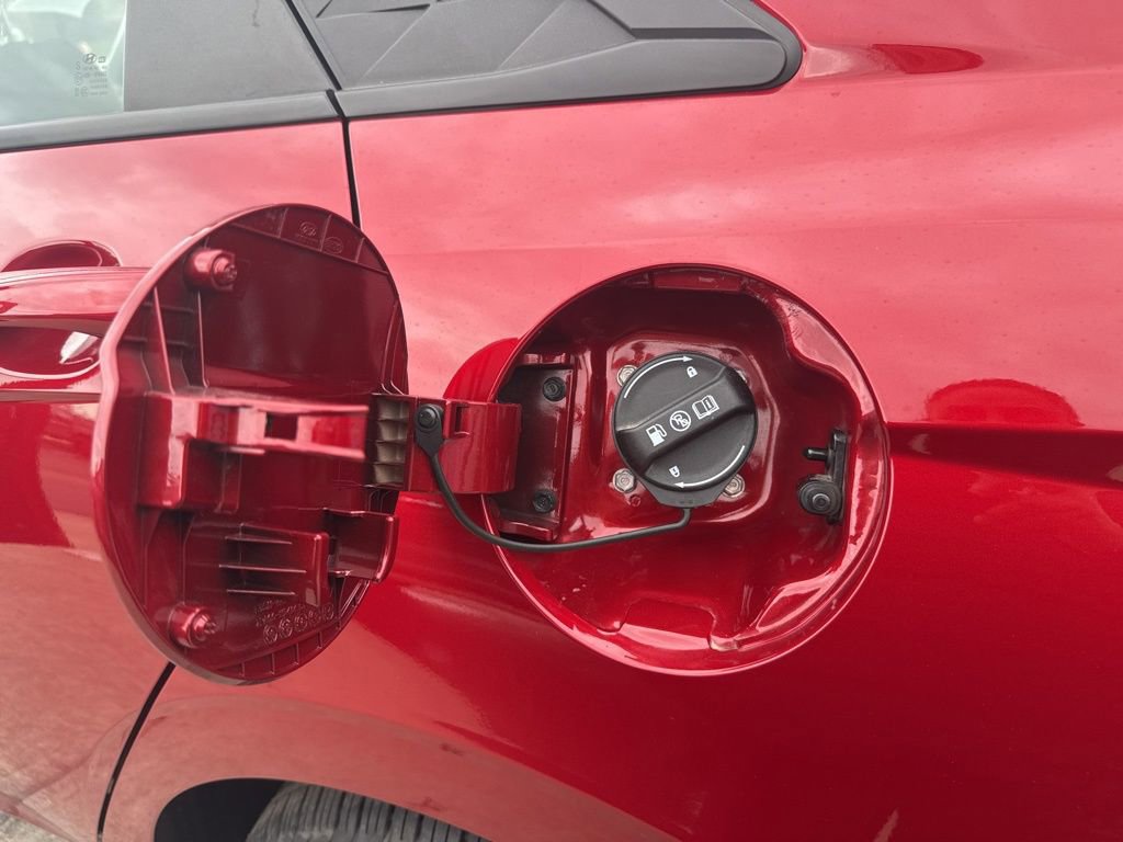 Used 2025 Hyundai Elantra Sport image 19