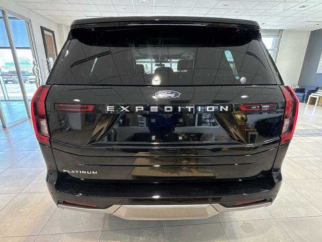 Certified 2025 Ford Expedition Platinum w/ Driver's Package AWD/4WD image 4