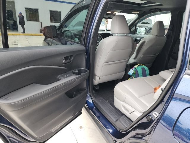 Used 2023 Honda Passport EX-L image 27