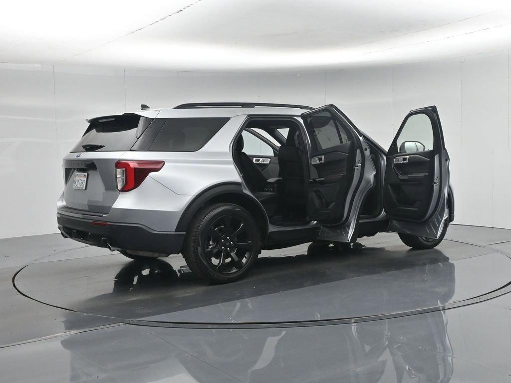 Certified 2023 Ford Explorer ST-Line w/ Class IV Trailer Tow Package RWD image 6