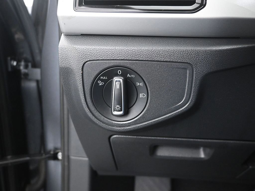 Used 2023 Volkswagen Atlas Cross Sport SE w/ Panoramic Sunroof Package image 40