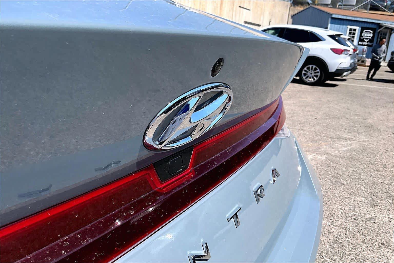 Used 2023 Hyundai Elantra SEL FWD image 31