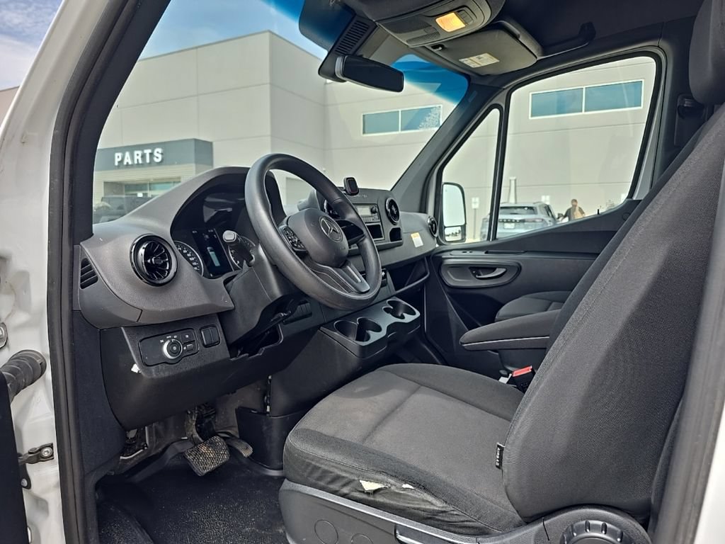 Used 2024 Mercedes-Benz Sprinter 2500 image 4