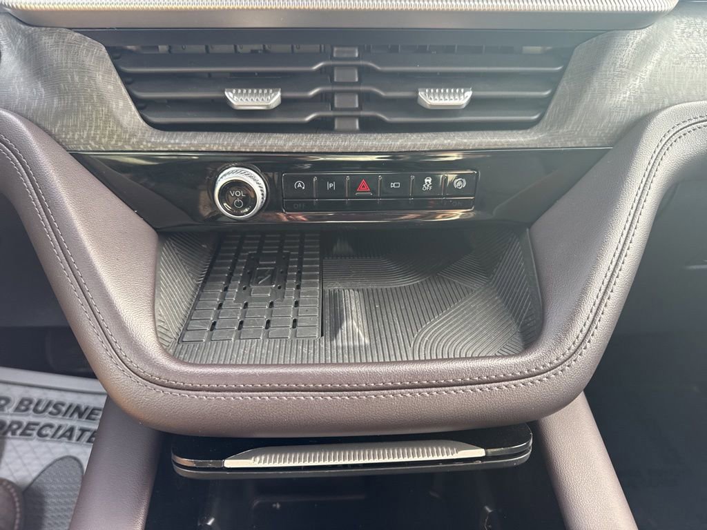 Certified 2025 Ford Explorer Platinum w/ LUX Leather Package image 26