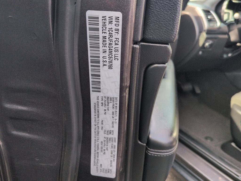 Used 2021 Jeep Grand Cherokee Laredo AWD/4WD image 33
