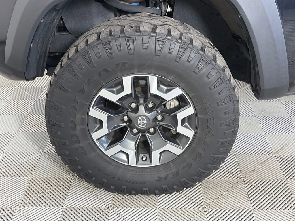 Used 2020 Toyota Tacoma TRD Off-Road w/ TRD Premium Off Road Package image 8