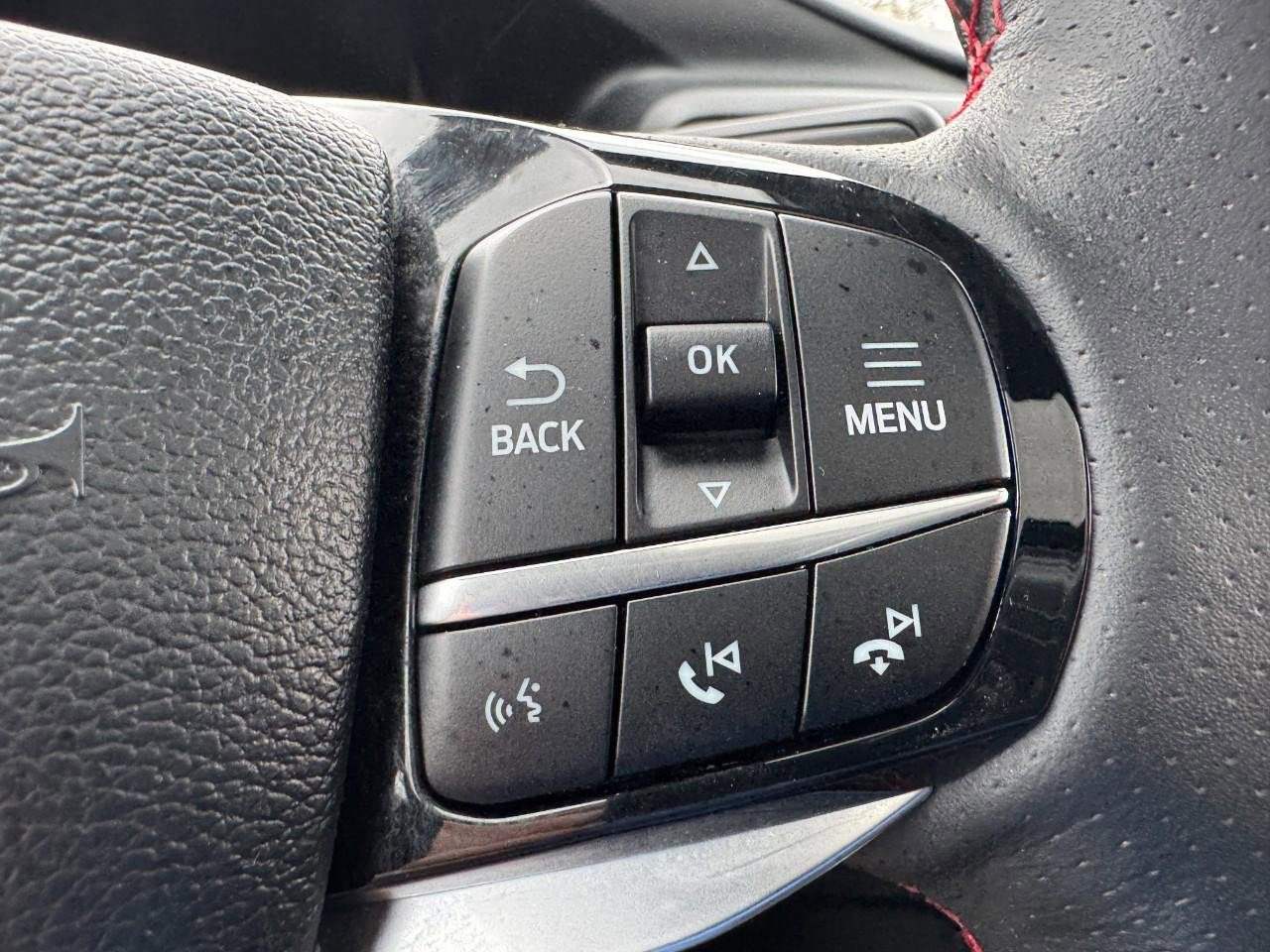 Certified 2024 Ford Explorer ST-Line w/ Class IV Trailer Tow Package image 19