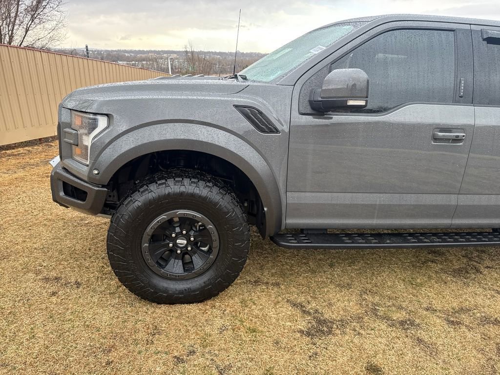 Certified 2018 Ford F150 Raptor w/ Equipment Group 802A Luxury image 33