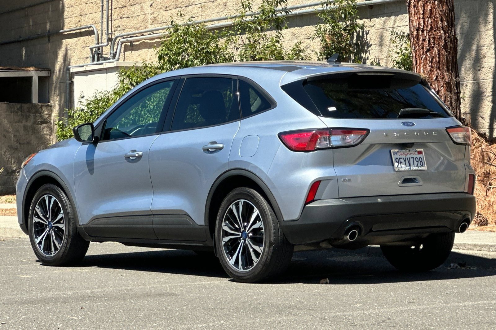 Certified 2022 Ford Escape SE w/ SE Sport Appearance Package FWD image 5