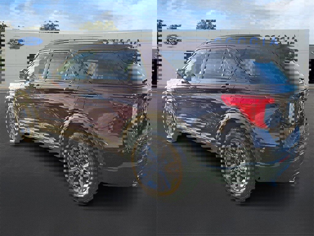Certified 2023 Ford Explorer XLT w/ Equipment Group 202A image 6