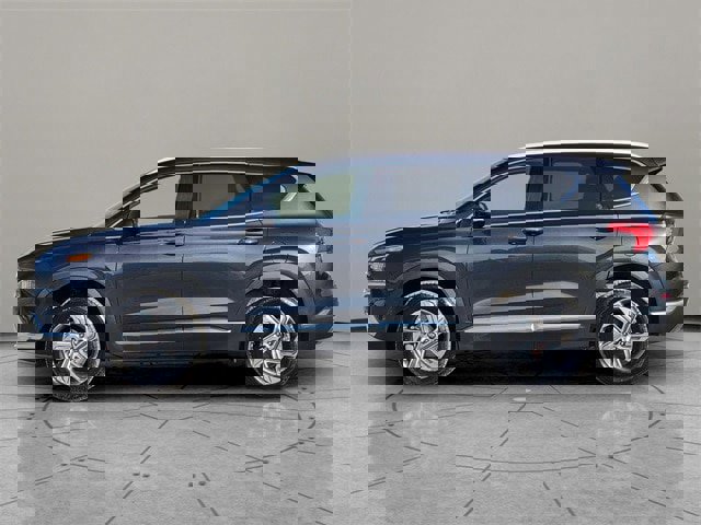Used 2023 Hyundai Santa Fe SEL w/ Premium Package image 6