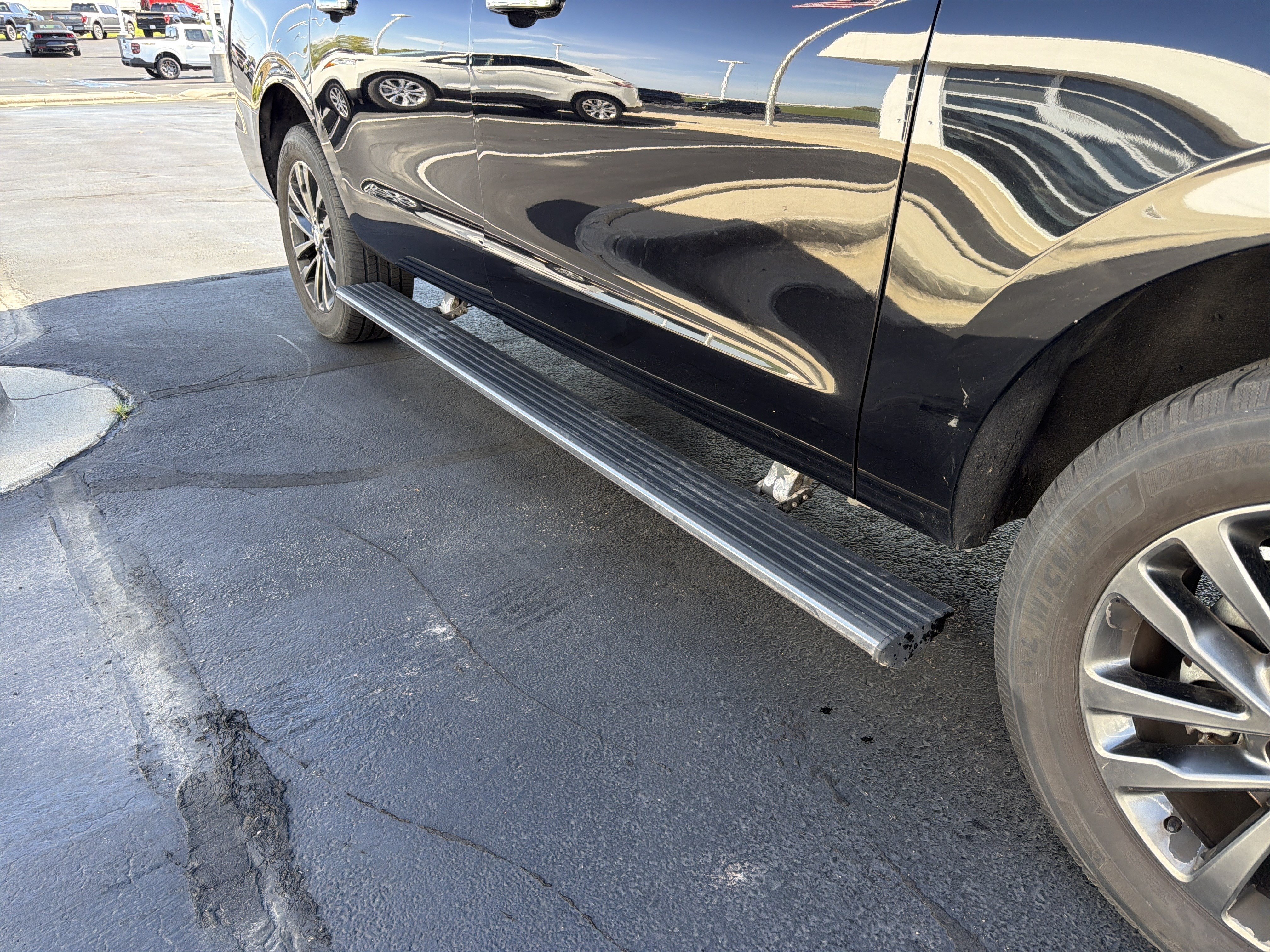 Certified 2019 Ford Expedition Max Limited AWD/4WD image 11