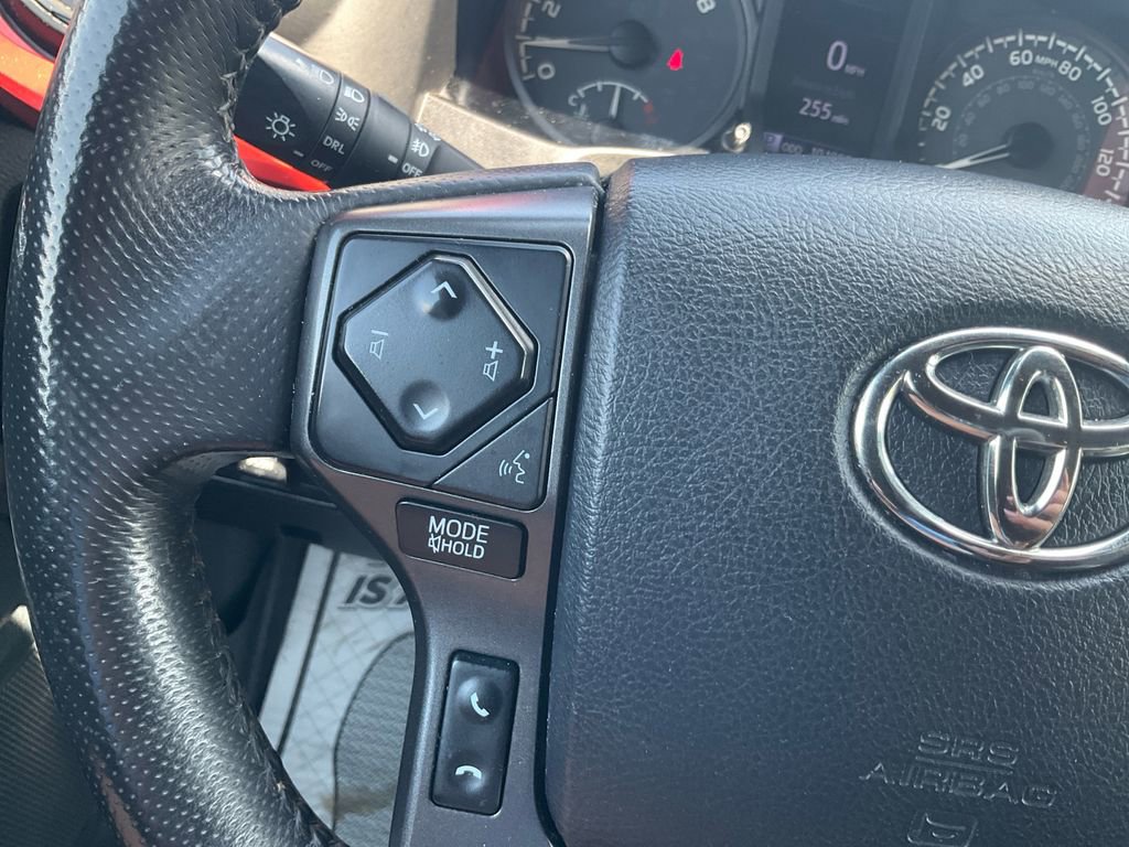 Used 2017 Toyota Tacoma TRD Sport RWD image 19