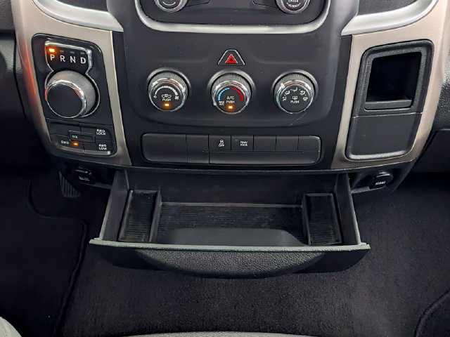 Used 2018 RAM 1500 Classic SLT AWD/4WD image 29