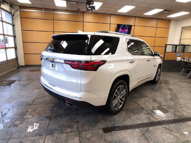 Used 2023 Chevrolet Traverse High Country AWD/4WD image 7