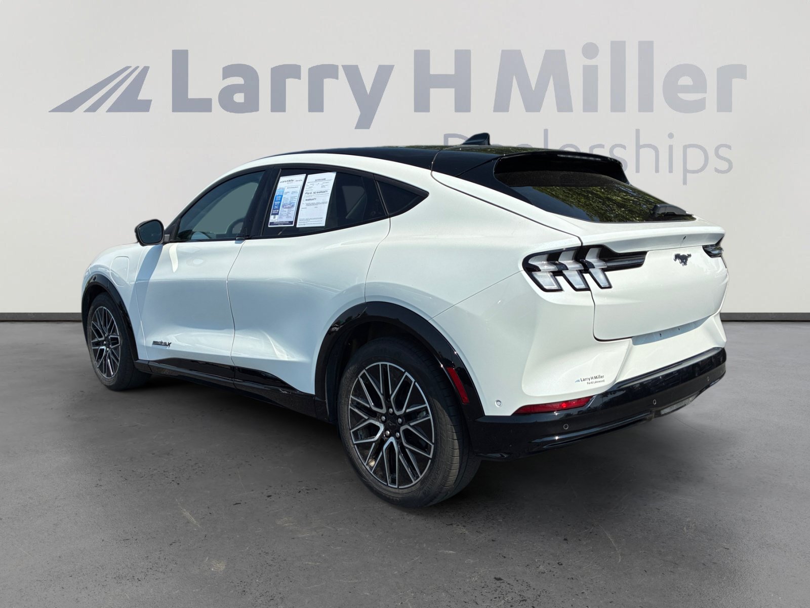Certified 2024 Ford Mustang Mach-E Premium AWD/4WD image 3