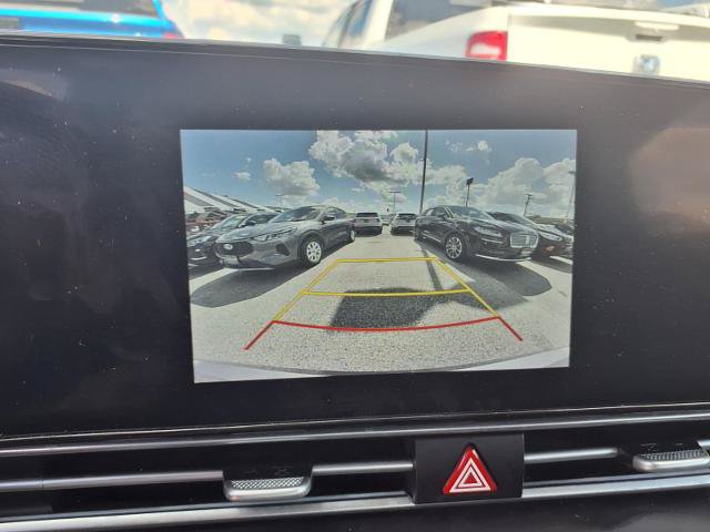 Used 2025 Hyundai Elantra SEL FWD image 16