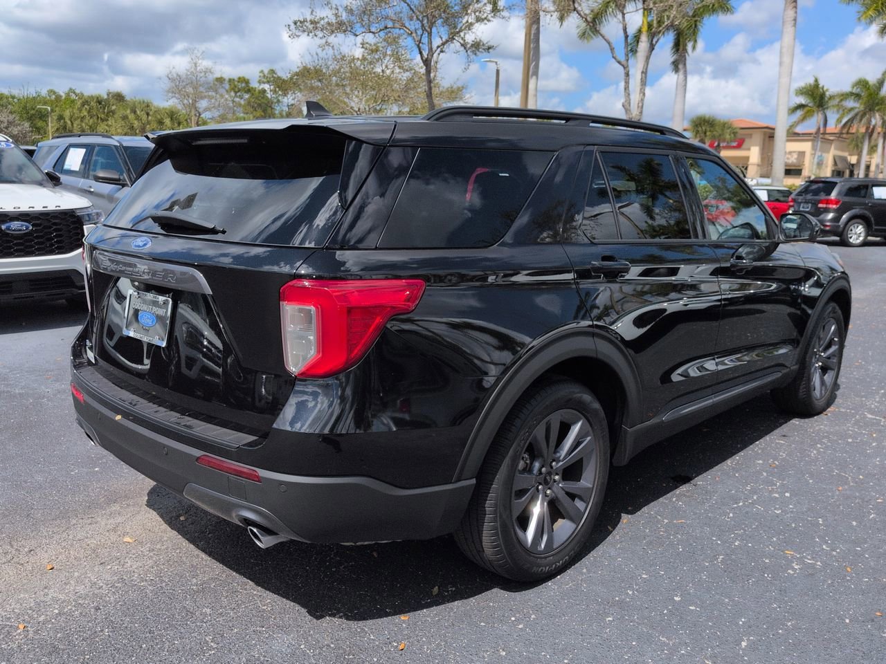 Certified 2023 Ford Explorer XLT w/ Equipment Group 202A image 5