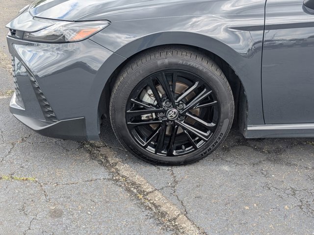 Used 2025 Toyota Camry SE FWD image 11