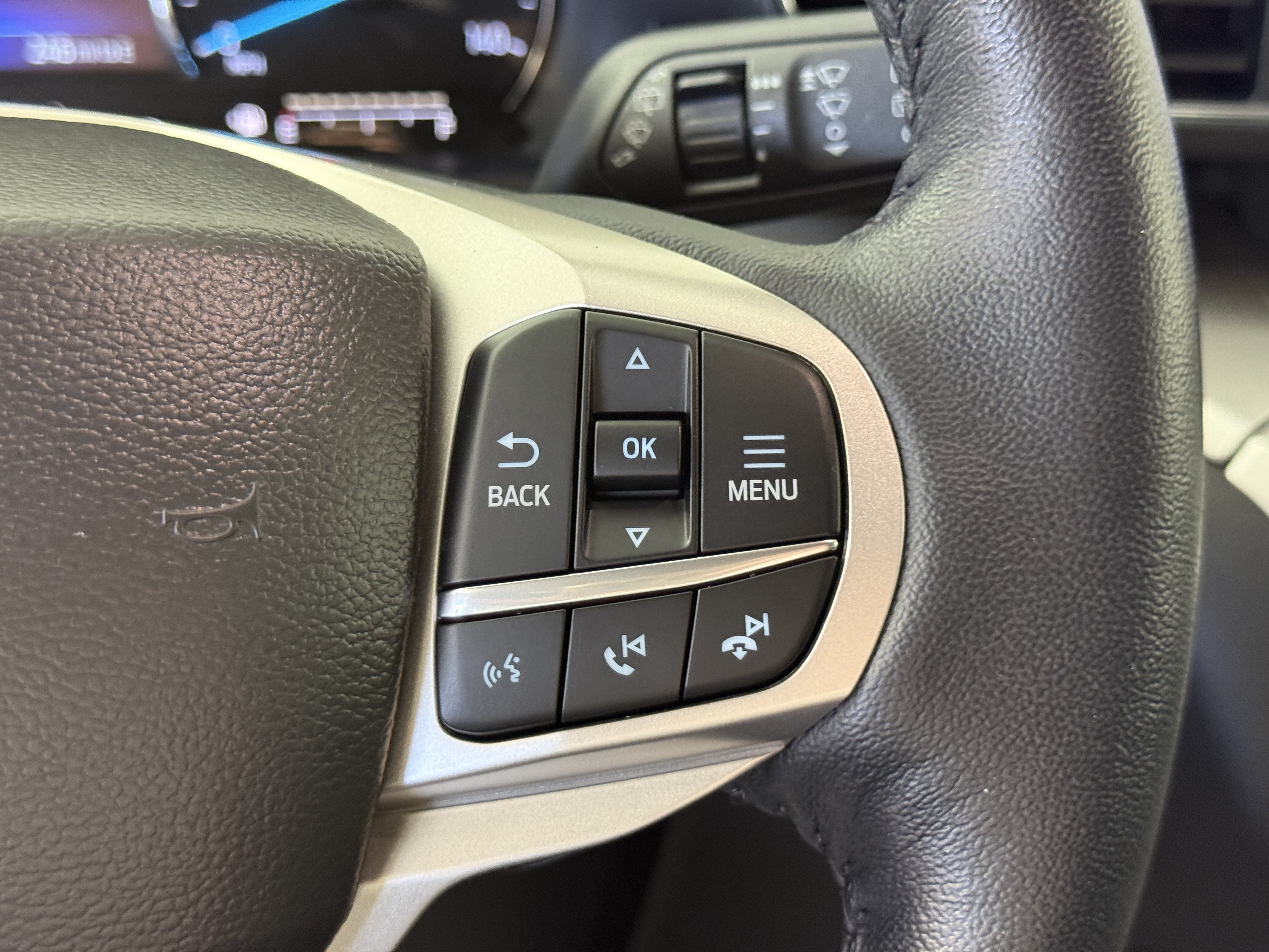 Certified 2023 Ford Explorer XLT w/ Equipment Group 202A AWD/4WD image 26