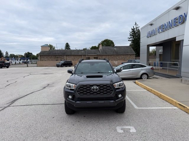 Used 2020 Toyota Tacoma 4x4 Double Cab image 2