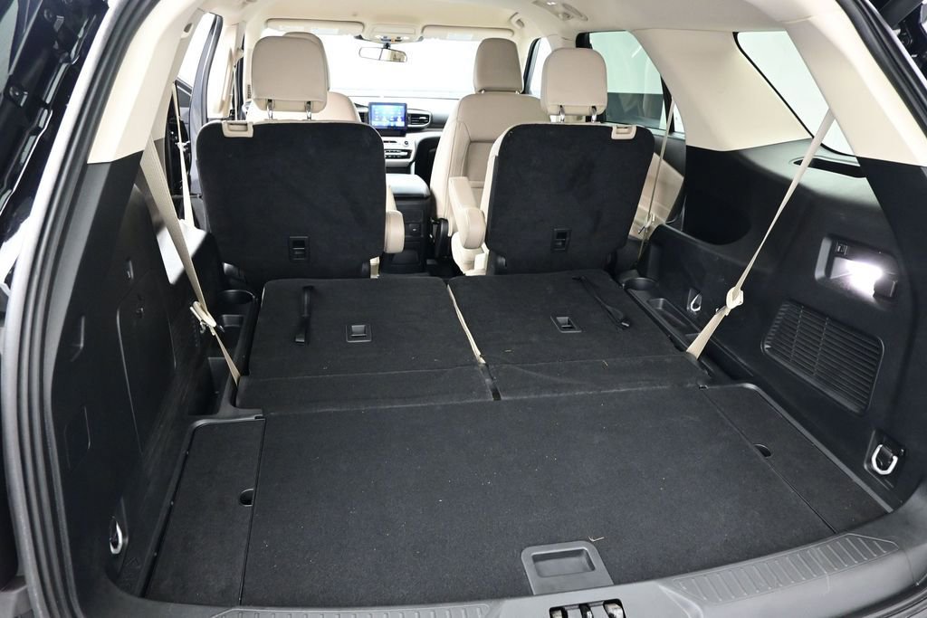 Certified 2024 Ford Explorer XLT w/ Equipment Group 202A RWD image 10