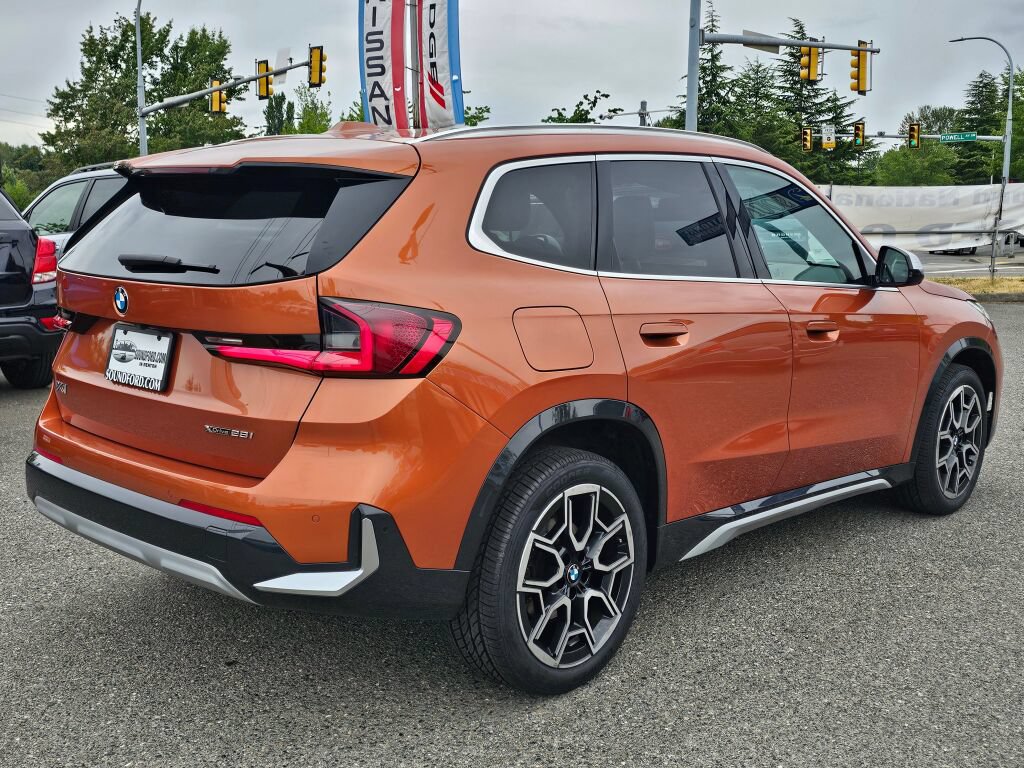 Used 2023 BMW X1 xDrive28i w/ Premium Package AWD/4WD image 5