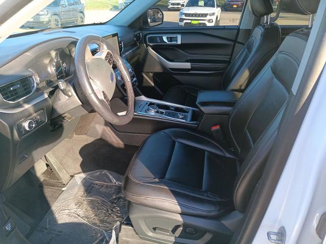 Certified 2021 Ford Explorer XLT w/ Equipment Group 202A image 10