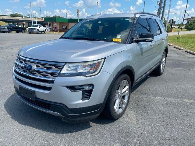 Certified 2018 Ford Explorer XLT w/ Equipment Group 202A FWD image 3
