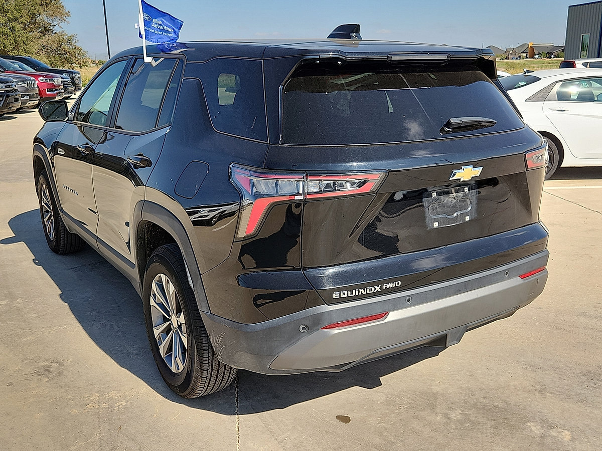 Used 2026 Chevrolet Equinox LT AWD/4WD image 3