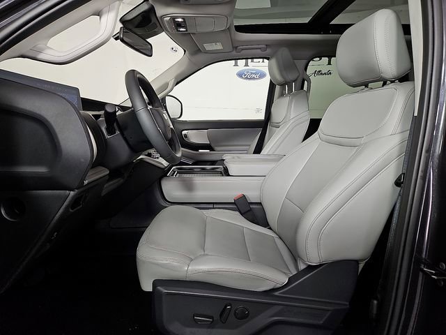 Certified 2025 Ford Expedition Active image 16