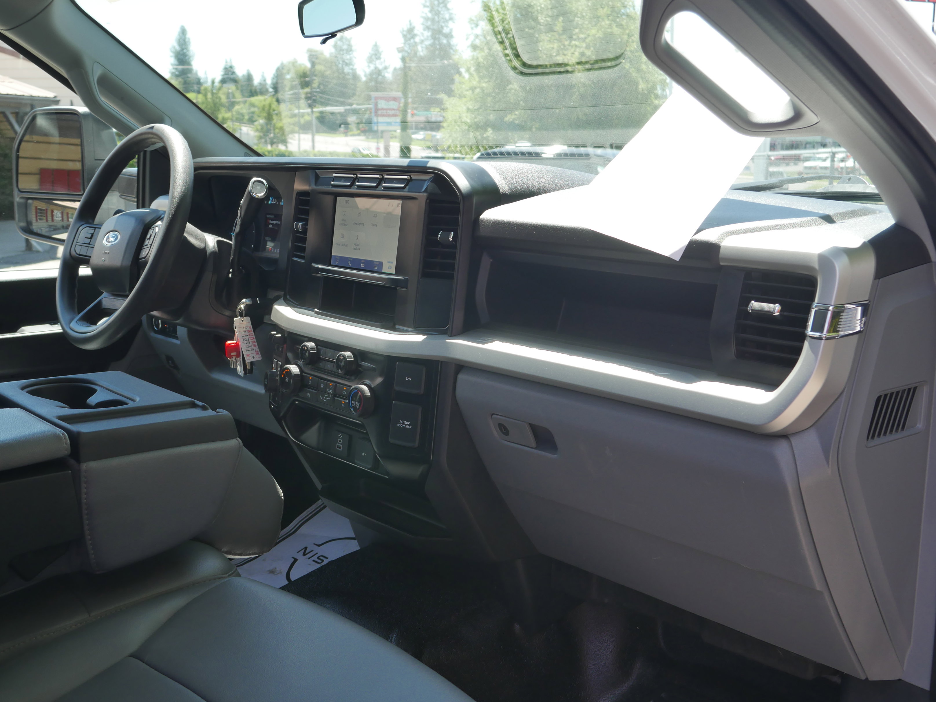 Certified 2024 Ford F550 4x4 Regular Cab Super Duty image 21